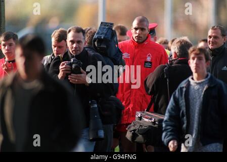 Pierre Van Hooijdonk, Nottingham Forest emerge per l'allenamento Foto Stock