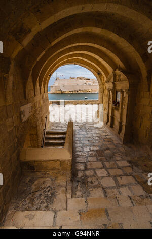 Vicoli di Senglea - parte di Tricity con La Valletta e Birgu sull'isola di Malta Foto Stock