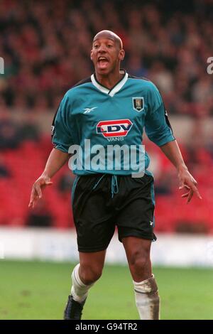 Calcio - fa Carling Premiership - Nottingham Forest / Aston Villa. Dion Dublin, Aston Villa Foto Stock