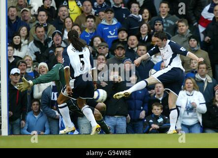 Calcio - fa Barclays Premiership - Tottenham Hotspur v Blackburn Rovers - White Hart Lane. Robbie Keane di Tottenham Hotspur segna l'obiettivo di apertura Foto Stock