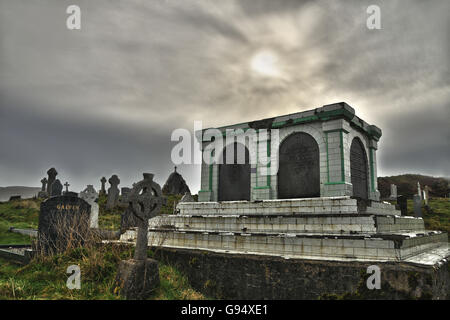 Archivio di sepoltura, cimitero, Abbazia Isola, Darrynane Bay, vicino a Caherdaniel, Ring of Kerry, Iveragh peninsula, nella contea di Kerry, Irlanda Foto Stock