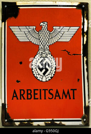 Arbeitsamt - Occupazione exchange segno Berlino Germania Nazista Swastika Foto Stock
