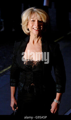 L'attrice Helen Worth arriva per i Laurence Olivier Awards, al London Hilton on Park Lane, nel centro di Londra, domenica 26 febbraio 2006. PREMERE ASSOCIAZIONE FOTO. Il credito fotografico dovrebbe essere: Steve Parsons/PA Foto Stock