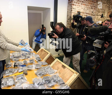 Droghe di polizia Foto Stock