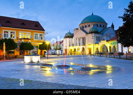 Sinagoga nella città vecchia di Trencin, Slovacchia. Foto Stock