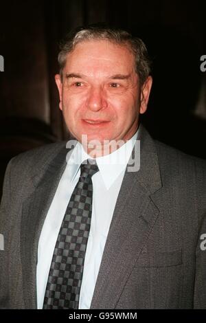 Calcio - fa Carling Premiership - Nottingham Forest AGM. Irving Korn, direttore della foresta di Nottingham. Foto Stock