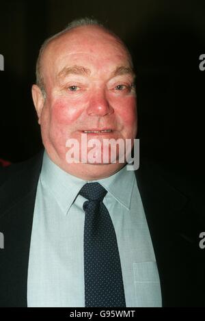 Calcio - fa Carling Premiership - Nottingham Forest AGM. Robert Fairhall, direttore della foresta di Nottingham Foto Stock