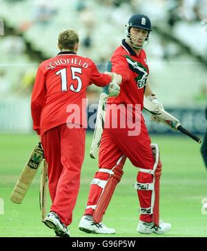 Cricket - CGU Lega Nazionale Divisione uno - Warwickshire Bears v Lancashire Fulmine Foto Stock