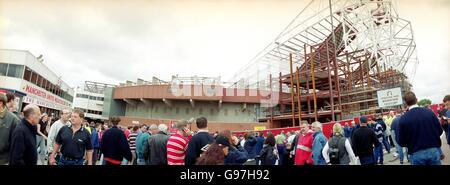 Calcio - fa Carling Premiership - Manchester United contro Newcastle United. Vista generale dei lavori di costruzione a Old Trafford, sede del Manchester United Foto Stock