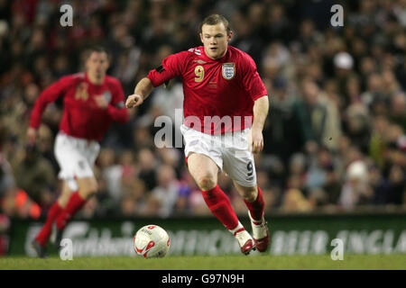 Calcio - International Match - Inghilterra / Uruguay - Anfield, Liverpool. Wayne Rooney in azione in Inghilterra durante il amichevole International match contro l'Uruguay ad Anfield, Liverpool. Foto Stock