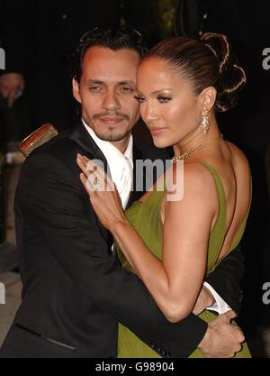 Vanity Fair Post Oscars Party - Mortons Restaurant. Jennifer Lopez e Marc Anthony arrivano sul tappeto rosso. Foto Stock