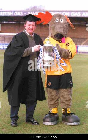 Calcio - AXA FA Cup - quinto round - AXA Road a Wembley Photocall - Cambridge Regno Foto Stock