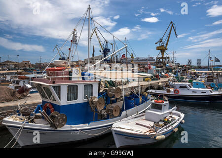 Il dock e cantiere a Ermoupoli. Foto Stock