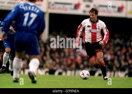 Matthew le Tissier di Southampton in azione contro Chelsea Foto Stock