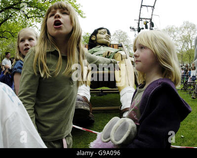 LittleGirl SOCIALE Foto Stock