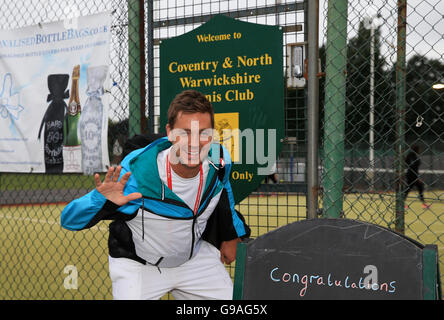 Marcus Willis pone per le foto a Coventry e Nord Warwickshire Tennis Club, Coventry. PRESS ASSOCIATION Images. Foto di credito dovrebbe leggere: Tim Goode/PA FILO Foto Stock