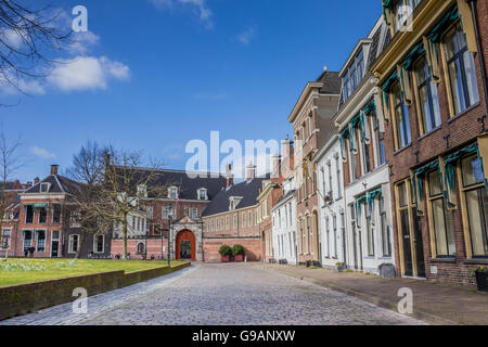 Le vecchie case e il Prinsenhof al Martinihof a Groningen, Paesi Bassi Foto Stock