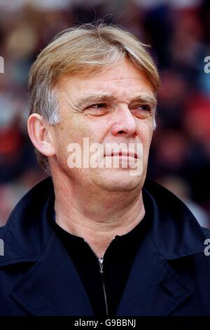 Tedesco Calcio - Bundesliga - Vfb Stuttgart / SC Friburgo. SC Freiburg Coach Volker Finke Foto Stock