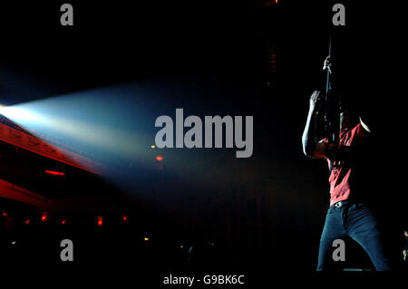 SHOWBIZ Fall Out Foto Stock