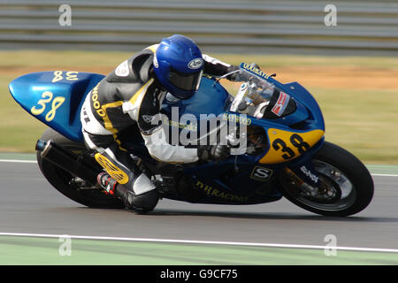 Motociclismo - British Superbikes Championship 2006 - Round Seven - Snetterton. Damien Haywood, DH Racing Foto Stock