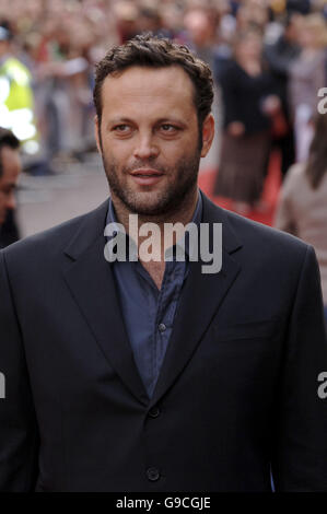 Prima del Break Up, Vue Leicester Square - Londra. Vince Vaughn in arrivo Foto Stock