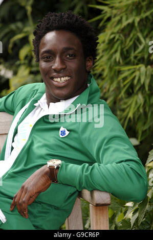 Andy Akinwolere è stato annunciato come il 32° presentatore Blue Peter del venerato spettacolo per bambini della BBC, dal Blue Peter Garden, BBC Television Center, a ovest di Londra. Foto Stock