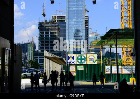 Filippine, Manila, Bonifacio città globale, Taguig City, nuovi edifici per il callcenter e BPO Business Process Outsourcing per la finanza internazionale aziende Foto Stock