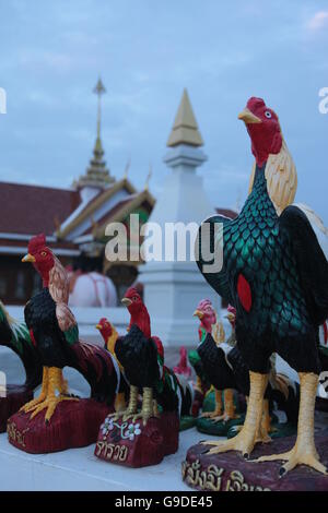 Un pollo tempio vicino alla città di Khorat o Nakhon Ratchasima nella regione di Isan nel nordest della Thailandia in Thailandia. Foto Stock
