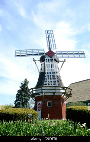 Il mulino a vento a Veldheer azienda durante il tulip time festival in Olanda, Michigan Foto Stock