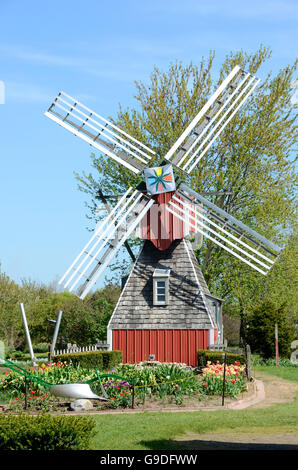 Il mulino a vento a Veldheer azienda durante il tulip time festival in Olanda, Michigan Foto Stock