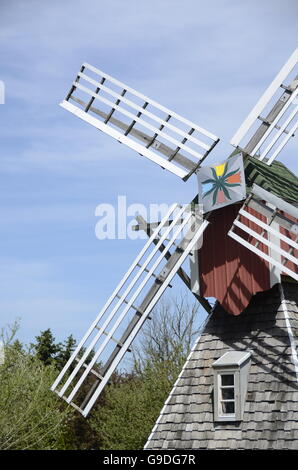 Il mulino a vento a Veldheer azienda durante il tulip time festival in Olanda, Michigan Foto Stock