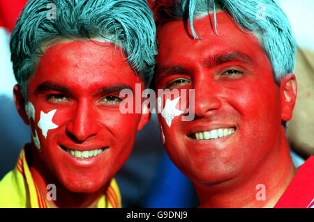 Calcio - Euro 2000 - Gruppo B - Svezia / Turchia. Tifosi della Turchia Foto Stock