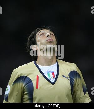 Calcio - Coppa del mondo FIFA Germania 2006 - finale - Italia v Francia - Olympiastadion - Berlino. Gianluigi Buffon, Italia Foto Stock