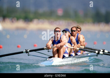 Sydney 2000 Olympics - Rowing - Fours senza coxless - Qualifiche. La Gran Bretagna senza coxless quattro Foto Stock