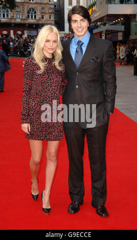 Kate Bosworth e Brandon Routh arrivano per la prima inglese di Superman Returns all'Odeon Cinema, Leicester Square, nel centro di Londra. Data immagine: Giovedì 13 luglio 2006. Vedi PA Story SHOWBIZ Superman. Il credito fotografico dovrebbe essere: Ian West/PA Foto Stock