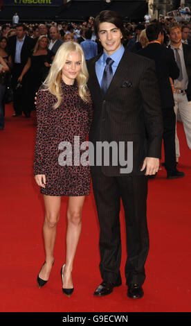 Kate Bosworth e Brandon Routh arrivano per la prima inglese di Superman Returns all'Odeon Cinema, Leicester Square, nel centro di Londra. Foto Stock