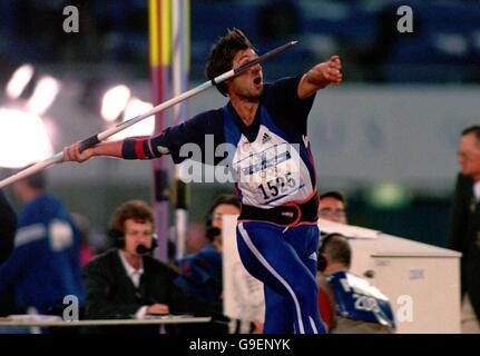 Jan Zelezny della Repubblica Ceca sulla sua strada verso un Lancio medaglia d'oro Foto Stock