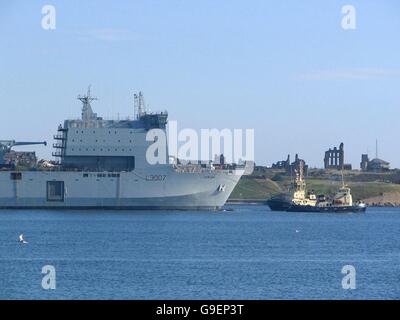 Lyme Bay Leaves Swan Hunter dopo la chiusura Foto Stock