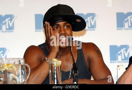 Bradley McIntosh (da S Club 7) viene presentato come uno dei cinque membri di Totally Boyband (insieme a Danny Wood di New Kids on the Block, Jimmy Constable dal 911, Dane Bowers da un altro livello e Lee Latchford Evans da Steps), Creato per un nuovo reality show MTV con lo stesso nome, al Paper Club, nel centro di Londra. Foto Stock