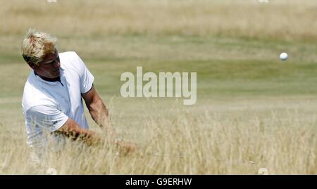 Peter Hedblom della Svezia durante una sessione di pratica al Royal Liverpool Golf Club di Hoylake. Foto Stock