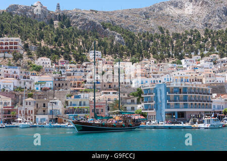 "Nikita' barca ormeggiata in porto, Pothia (Pothaia), Kalymnos, del Dodecaneso, Egeo Meridionale Regione, Grecia Foto Stock