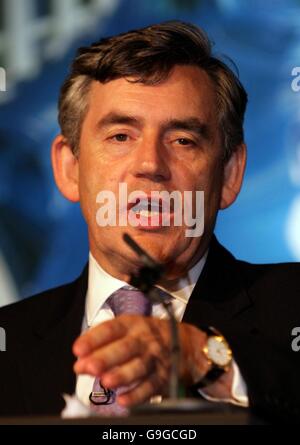 Gordon Brown visite Cowley impianto Foto Stock