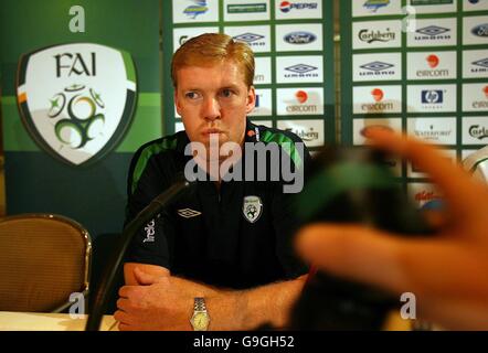 Il direttore della Repubblica d'Irlanda Steve Staunton durante una conferenza stampa allo stadio Gottlieb-Daimler di Stoccarda, Germania. Foto Stock