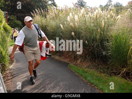 Golf - 36° Ryder Cup - pratica - il K Club. Tiger Woods caddio Steve Williams Foto Stock