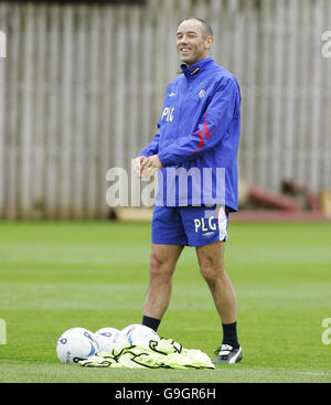 Calcio - Rangers Training - Murray Park - Glasgow. Paul le Guen, responsabile dei Rangers, durante una sessione di allenamento al Murray Park di Milngavie. Glasgow Foto Stock