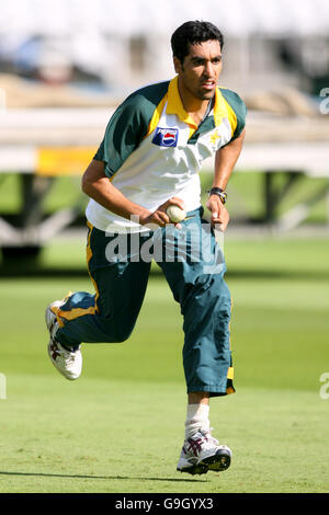 Cricket - NatWest One Day International Series - Inghilterra / Pakistan - Nets - Trent Bridge. Umar Gul, Pakistan Foto Stock