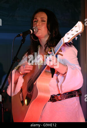 Sandi Thom esegue in BT Tower Foto Stock