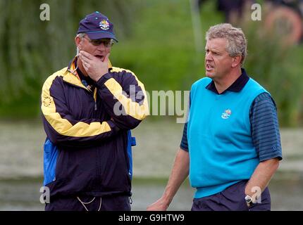 (L-R) Assistente capitano Sandy Lyle e Colin Montgomerie dalla squadra di Ryder Cup Europa. Foto Stock