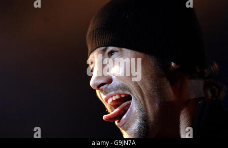 Jamiroquai ha eseguito uno spettacolo esclusivo per Capital radio presso il Mean Fiddler nel centro di Londra. Foto Stock