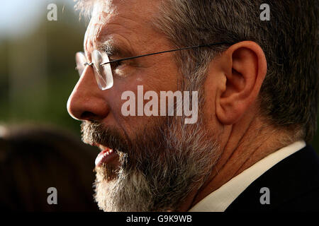 Gerry Adams dopo un incontro al Great Southern Hotel Dublin. Foto Stock